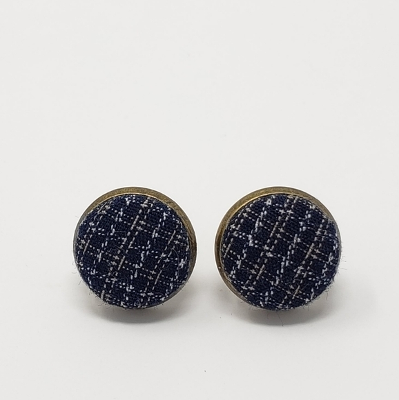 New Handmade | Upcycled Button Stud Earrings - Picture 1 of 4